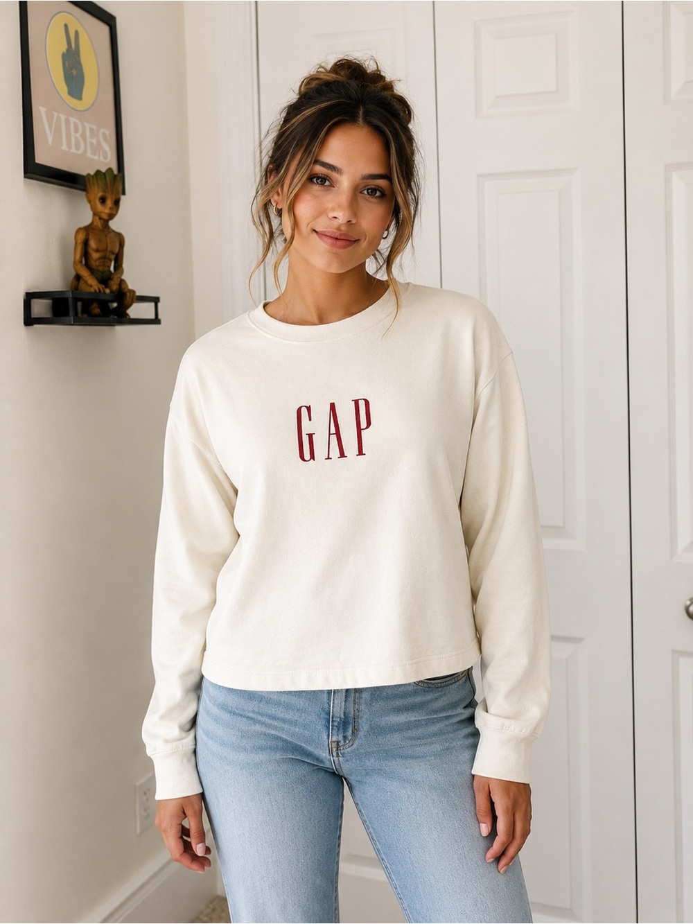GapBody Original Cream Logo Sweatshirt Size Medium Excellent Condition Medium